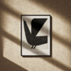 Illustration graphique avec oiseau noir sur fond écru