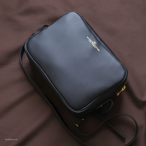 Prévente de Noël : offrez un intemporel sac bandoulière cuir marine grainé : le cadeau parfait pour femme - Maison Baluchon