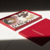 Coffret échantillons de papiers peints intissés haut de gamme aux motifs floraux - Maison Baluchon