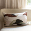 Housse de coussin à motif graphique représentant un paysage vallonné - Maison Baluchon