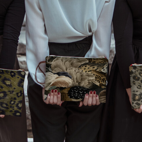 Large clutch bags in wild prints, chic and elegant