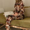 Pyjama en coton motif exclusif floral dessiné à la main