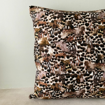 Cushion cover printed Sauvage N°25 made of bird feathers