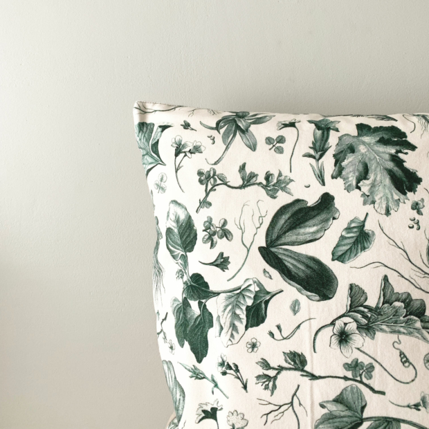 Cushion size 50 x 50 cm Herbier du Roi Green