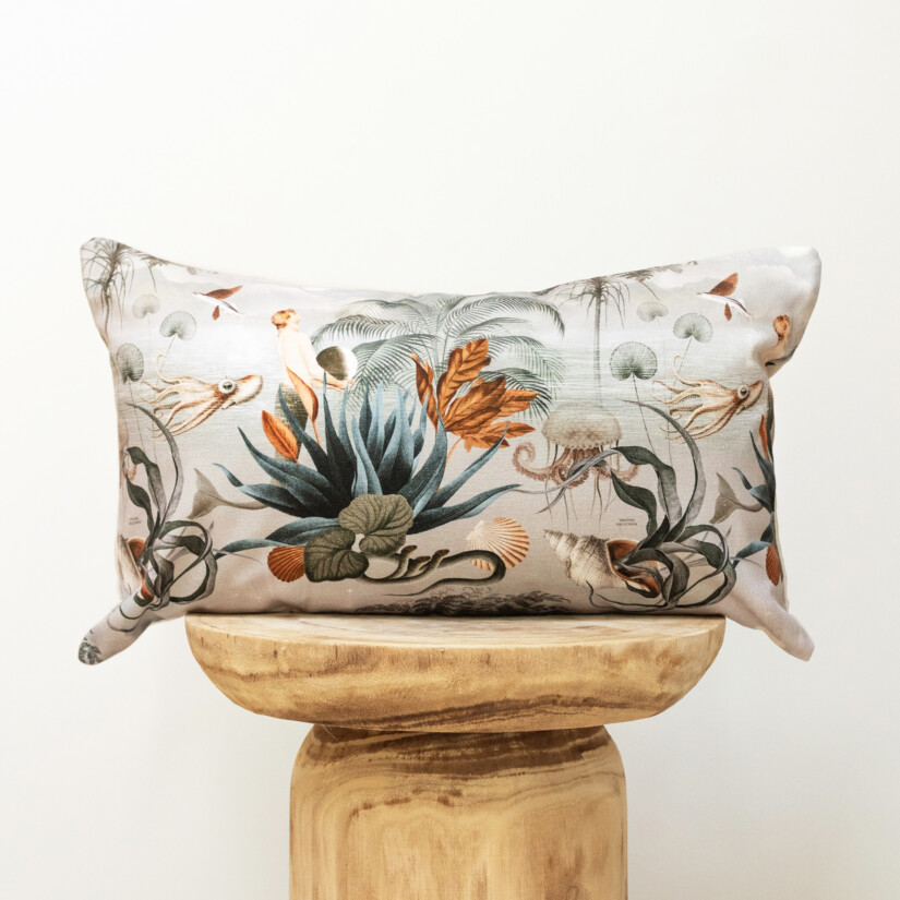 Blue cushion with seashells, aquatic plants, octopus - Maison Baluchon