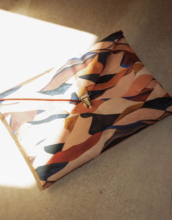 Pochette MacBook motif graphique terracotta - Maison Baluchon