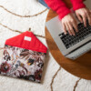 Pochette macbook imprimé floral dessiné à la main, collection Inde