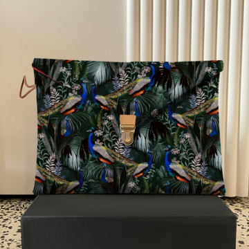 Maison baluchon - Laptop cover with plant motif