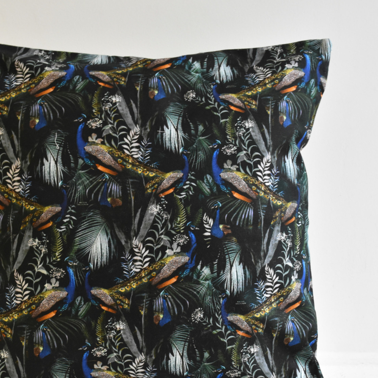 Cushion covers with vegetal and animal patterns Jungle N°17