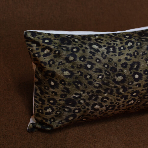 Christmas gift idea - Khaki leopard print cushion - Maison Baluchon