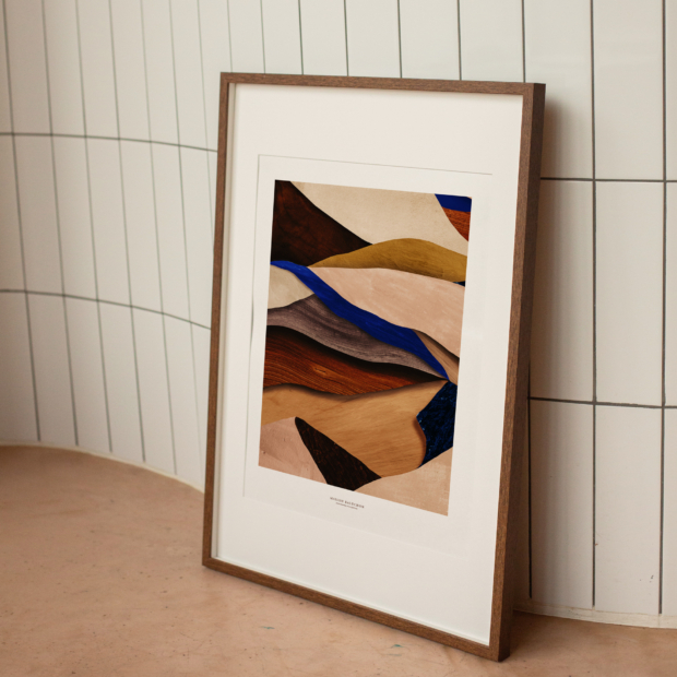Illustration Graphique N°13 au format A3 avec dunes de désert terracotta, beige, bleu - Maison Baluchon