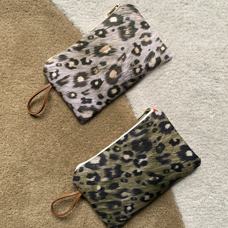 Ambiance animal avec nos mini pochettes aux motif Sauvage N°21 Ambiance animal avec nos mini pochettes aux motif Sauvage N°21