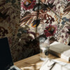 Papier peint floral aux tonalités prune référence Inde N°03 - Maison Baluchon