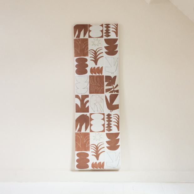 Non-woven wallpaper, modernist collection, terracotta pattern on ecru background
