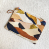 Slip your small zippered pouch in your handbag, ideal to compartmentalize