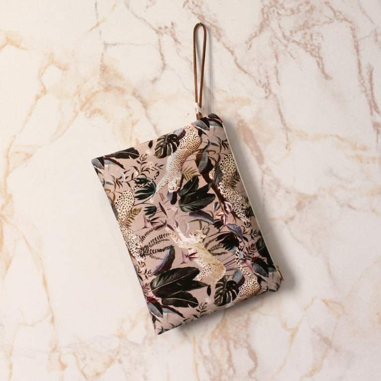Large pouch with animal and plant motifs – Jungle N°21 Large pouch with animal and plant motifs - Jungle N°21