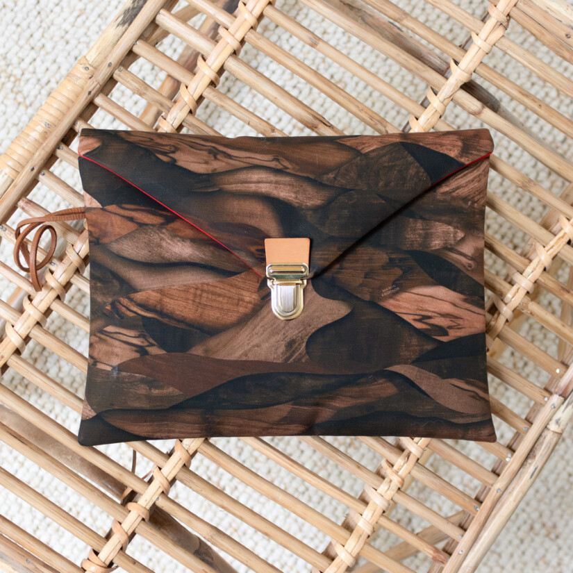 Pochette cartable pour iPad motif bois Graphique N°14 - Maison Baluchon