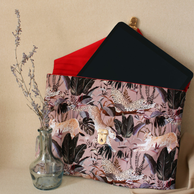 Pochette iPad case 10" & 11" - Jungle Collection, in pink colours