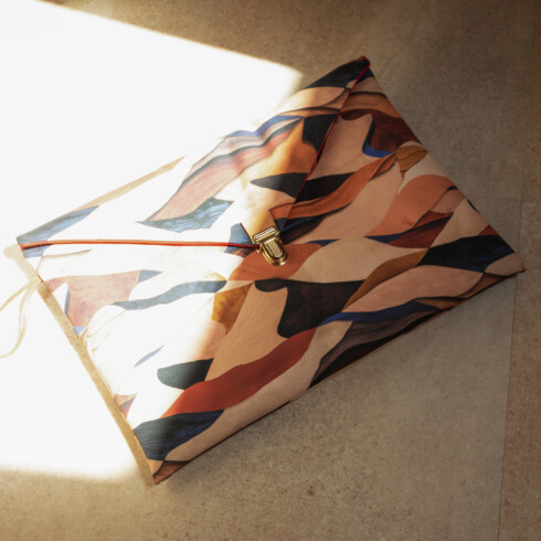 Pochette MacBook Motif Graphique avec dunes de sables - Maison Baluchon