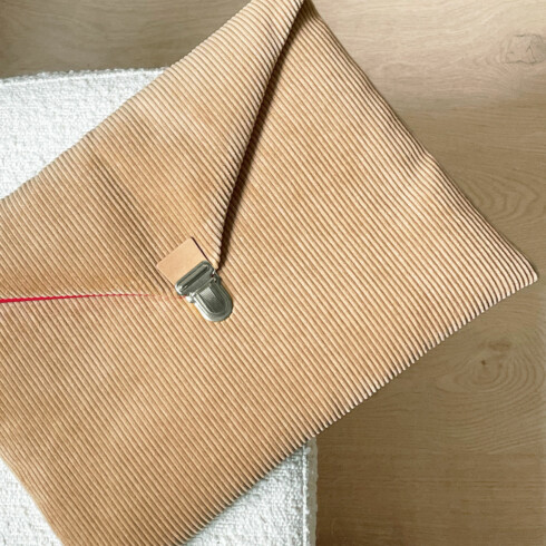 Corduroy macbook pouch in beige, camel