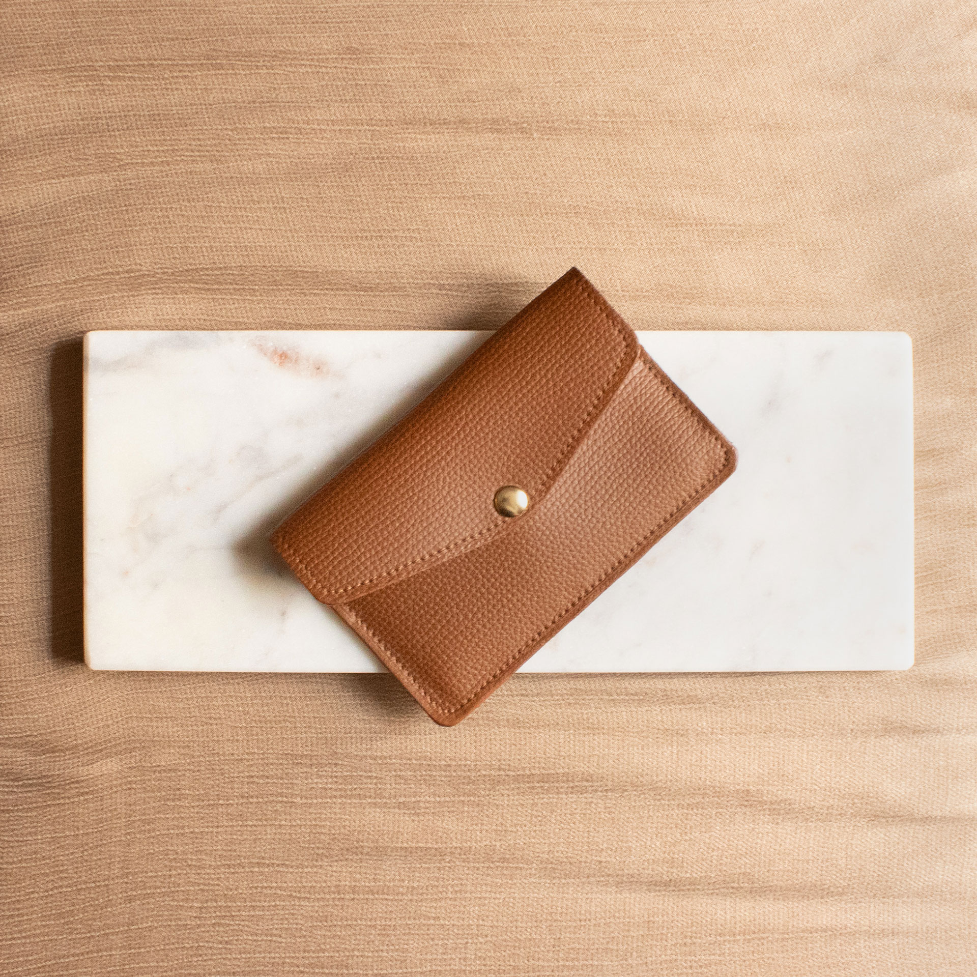 Maison Baluchon - Handmade caramel leather card case
