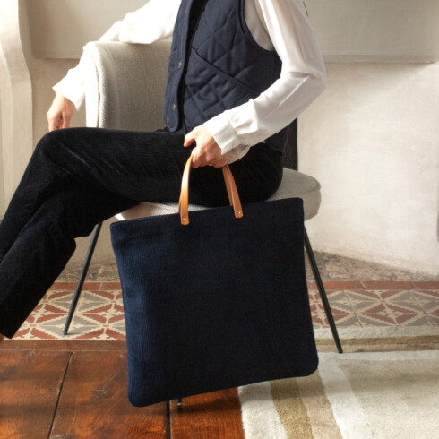 Maison Baluchon - Sac cabas Uni N°17 en velours marine foncé façonné à la main