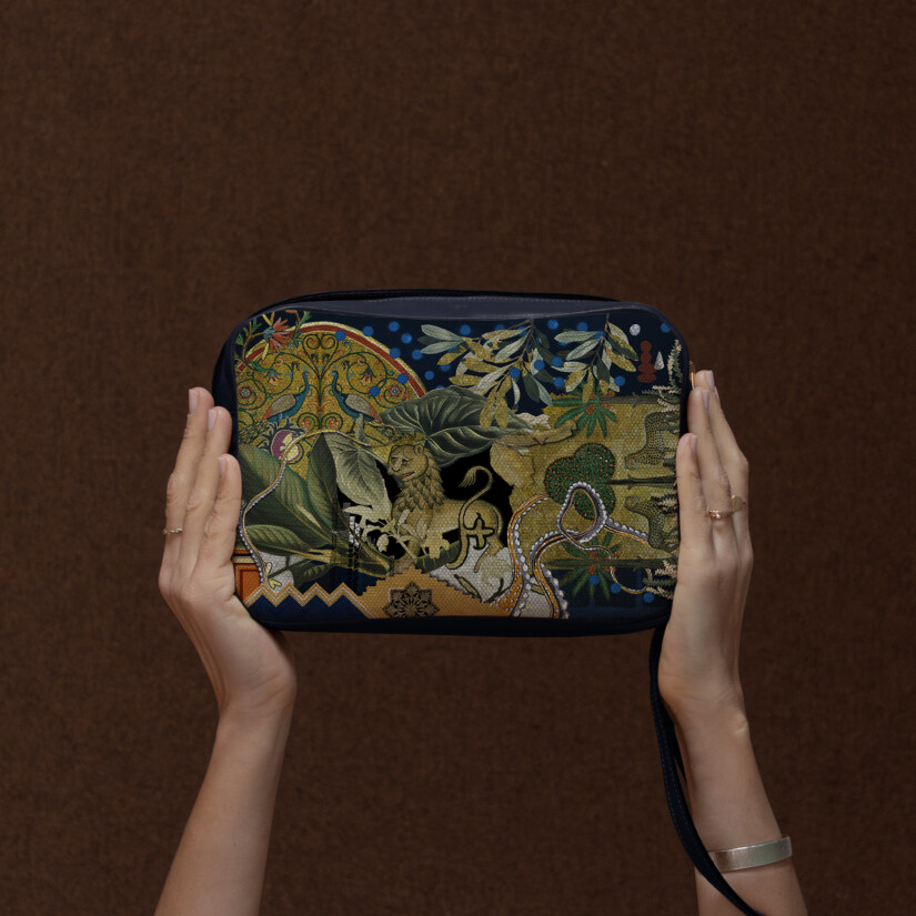 Elegant shoulder bag with Christian Lacroix motif and navy blue leather, the ideal Christmas gift for a touch of exception - Maison Baluchon