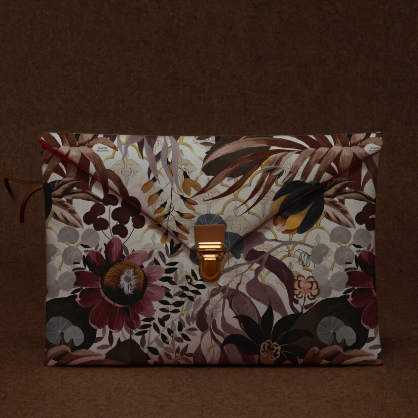 This Christmas, give the gift of France with our MacBook pouch made by French craftsmen - Maison Maluchon