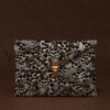 Idée cadeau Français pour Noël - Pochette MacBook imprimé sauvage avec plumes d'oiseaux brunes - Maison baluchon