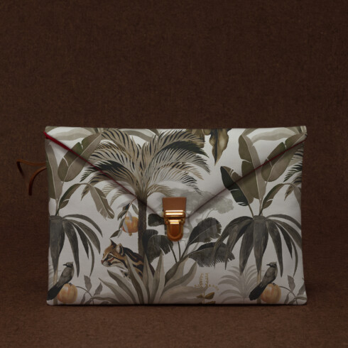 French gift idea for Christmas - Tropical N°17 Ecru computer case with wild animals and vegetation - Maison baluchon