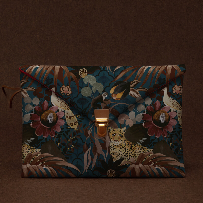 French gift idea for Christmas - Original laptop case with animal, plant and floral motifs - Maison baluchon