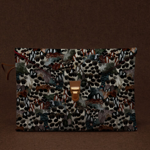 French gift idea for Christmas - Wild design MacBook case with feathers - Maison baluchon