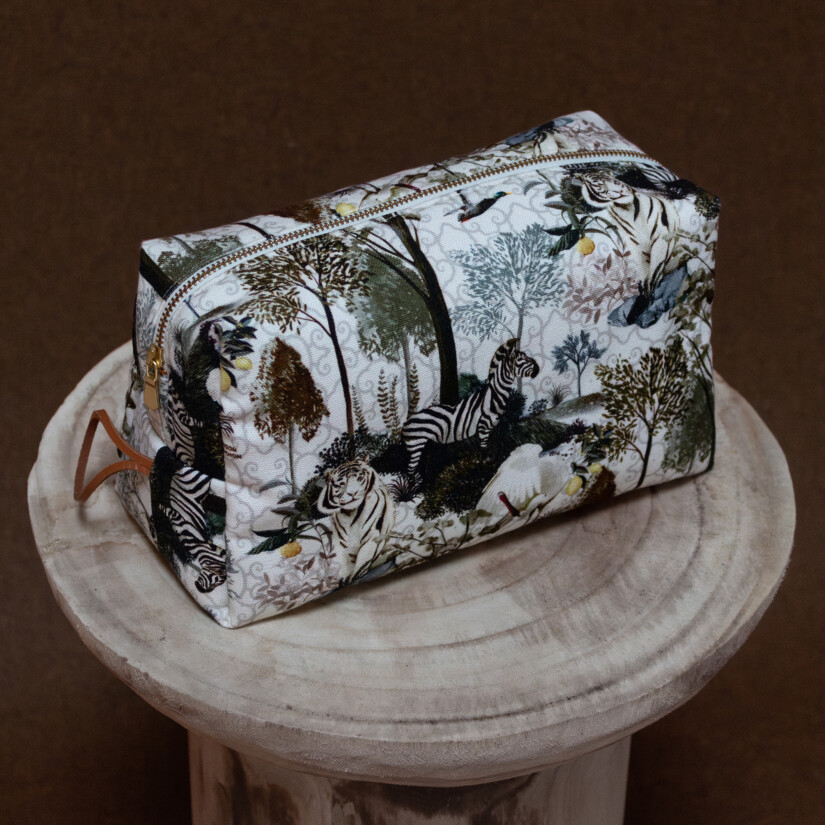 Toiletry bag with plant and animal motifs - Maison Baluchon