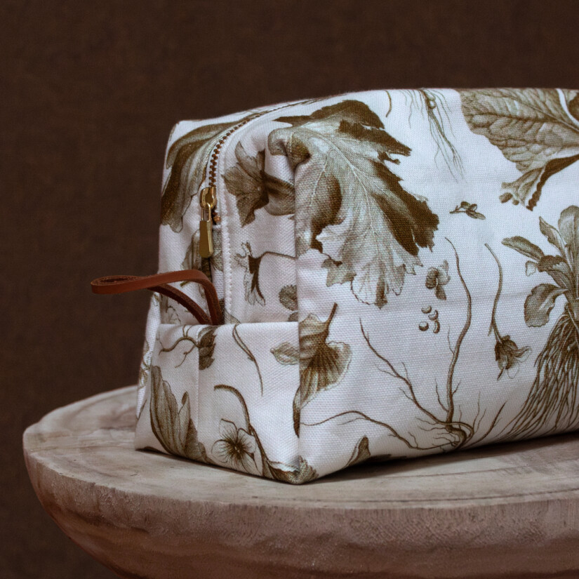 Toiletry bag with majestic Herbier du Roi Bronze print, French handicraft - Maison Baluchon