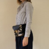 Mini sac rabat cuir bleu marine foncé et tissu en coton au motif plumes d'oiseaux sauvages multicolore - Maison Baluchon