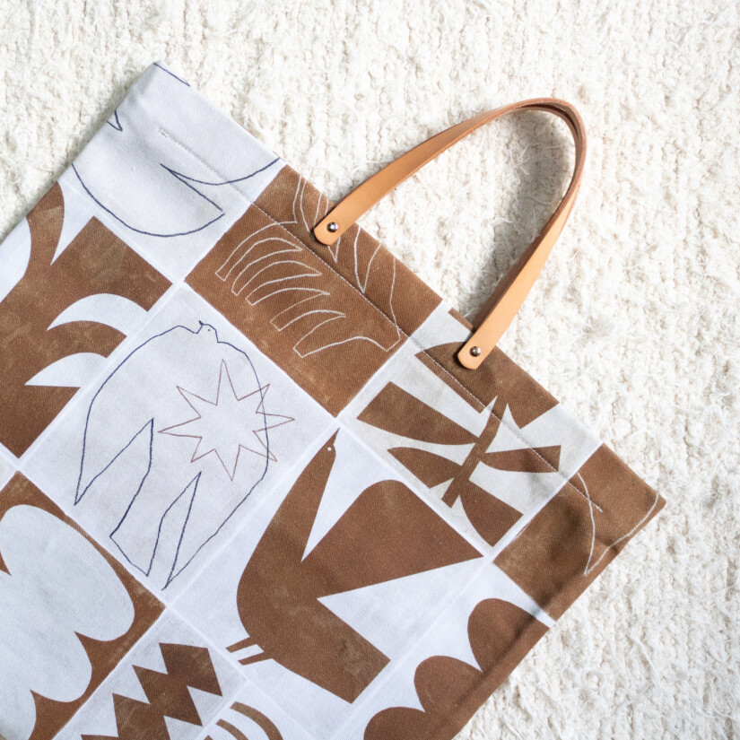 Tote bag in printed canvas with terracotta graphic motif - Maison Baluchon