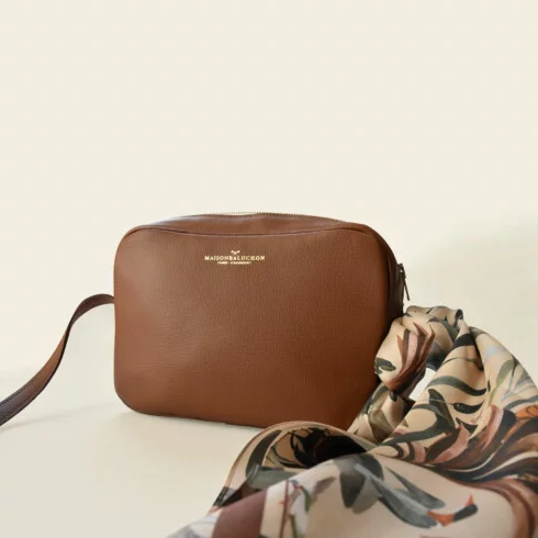 Caramel coloured grained leather crossbody handbag - Elegant fashion accessory