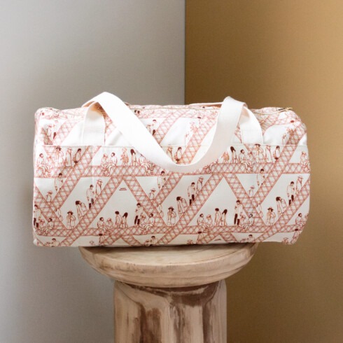 Unique red printed sports bag, a high-end fashion accessory – Maison Baluchon Unique red printed sports bag, a high-end fashion accessory - Maison Baluchon