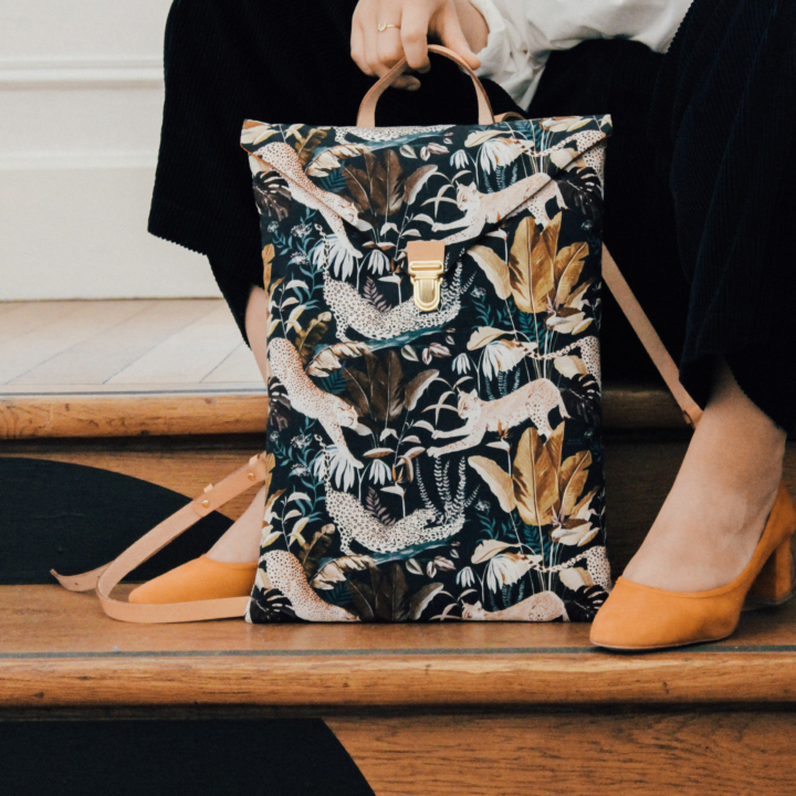 Sac à dos cartable fait à la main par des artisans d'art