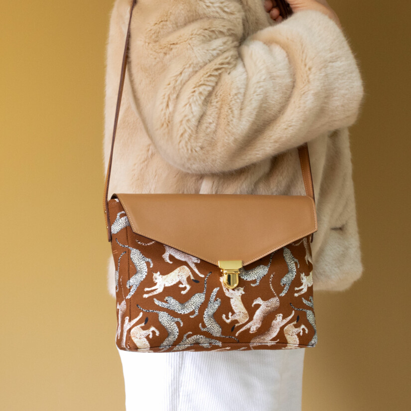 Bi-material flap handbag: patterned cotton fabric & smooth camel leather - Maison Baluchon