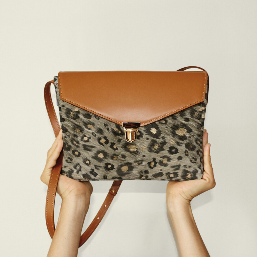 Sauvage N°21 Beige handbag with leopard print