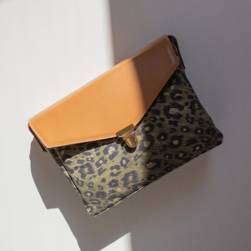 Women’s bag with khaki leopard print – Maison Baluchon Women's bag inspired by a khaki leopard coat - Maison Baluchon