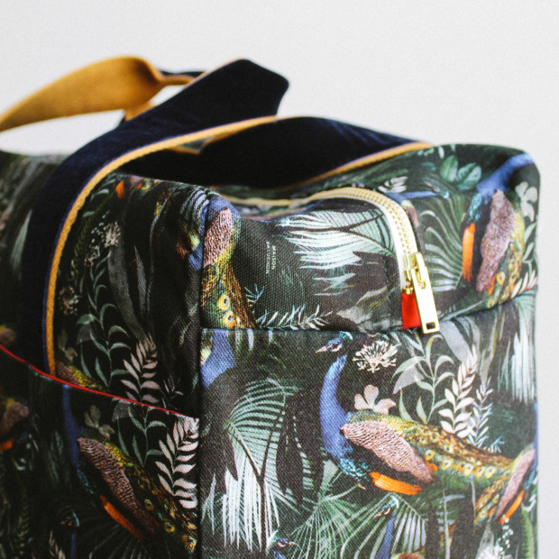 Weekend bag with jungle N°17 motif inspired by the animal and plant world